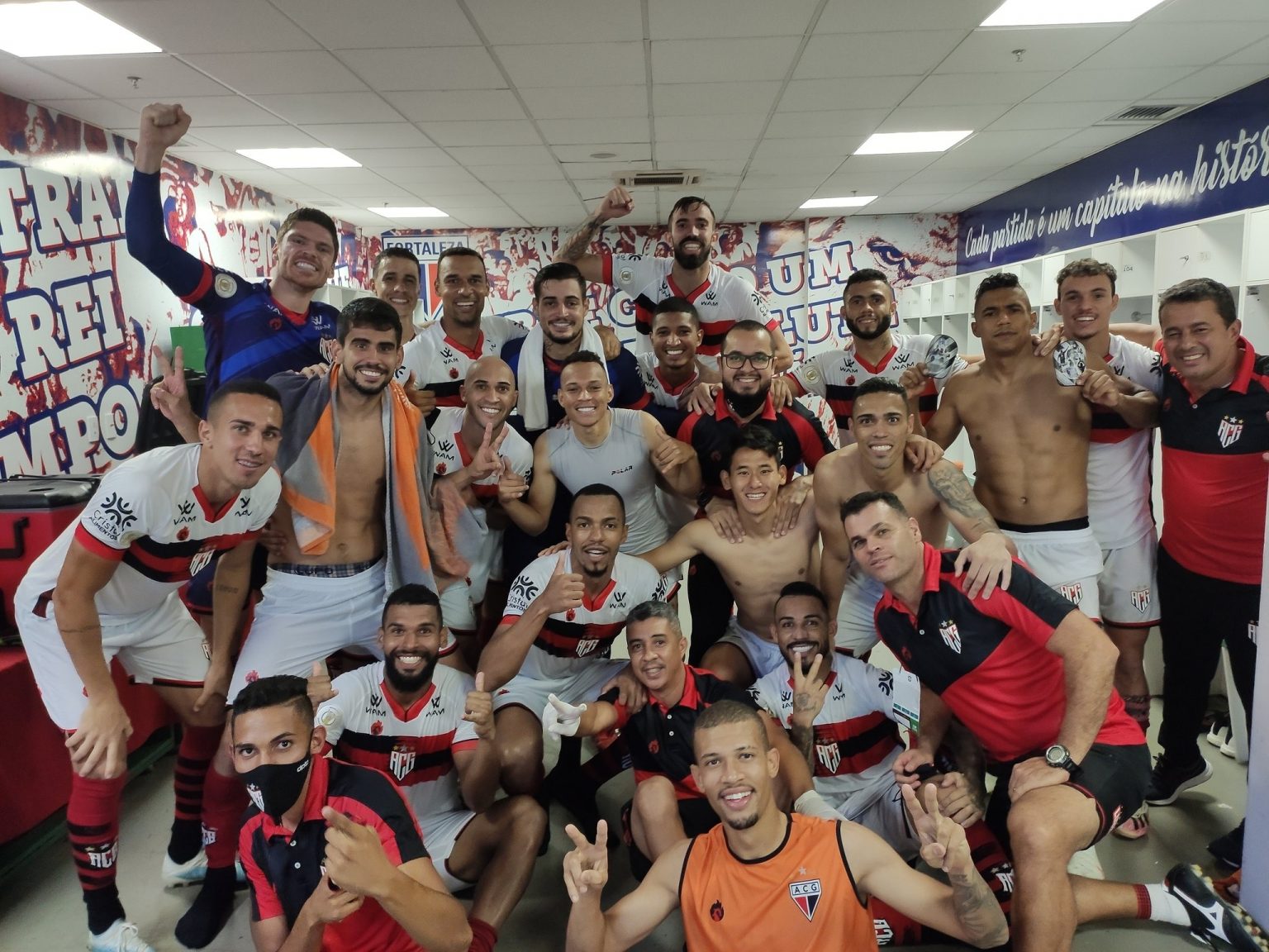 Atl&eacute;tico-GO se salva no fim do jogo e vence pelo Brasileir&atilde;o