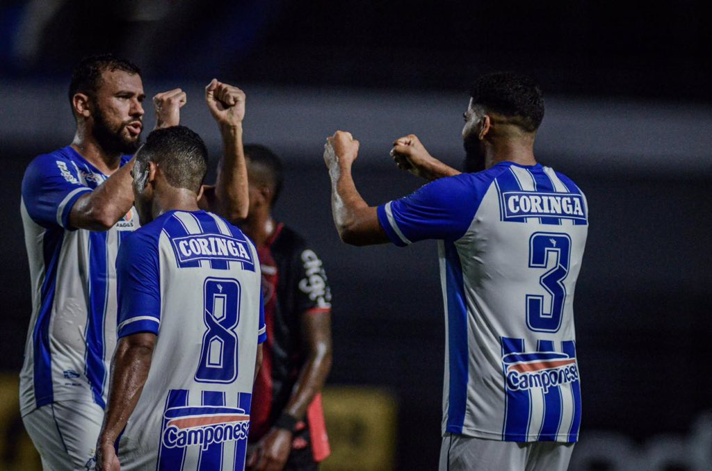 CSA goleia o Vitória e fica a um ponto do G4 na Série B