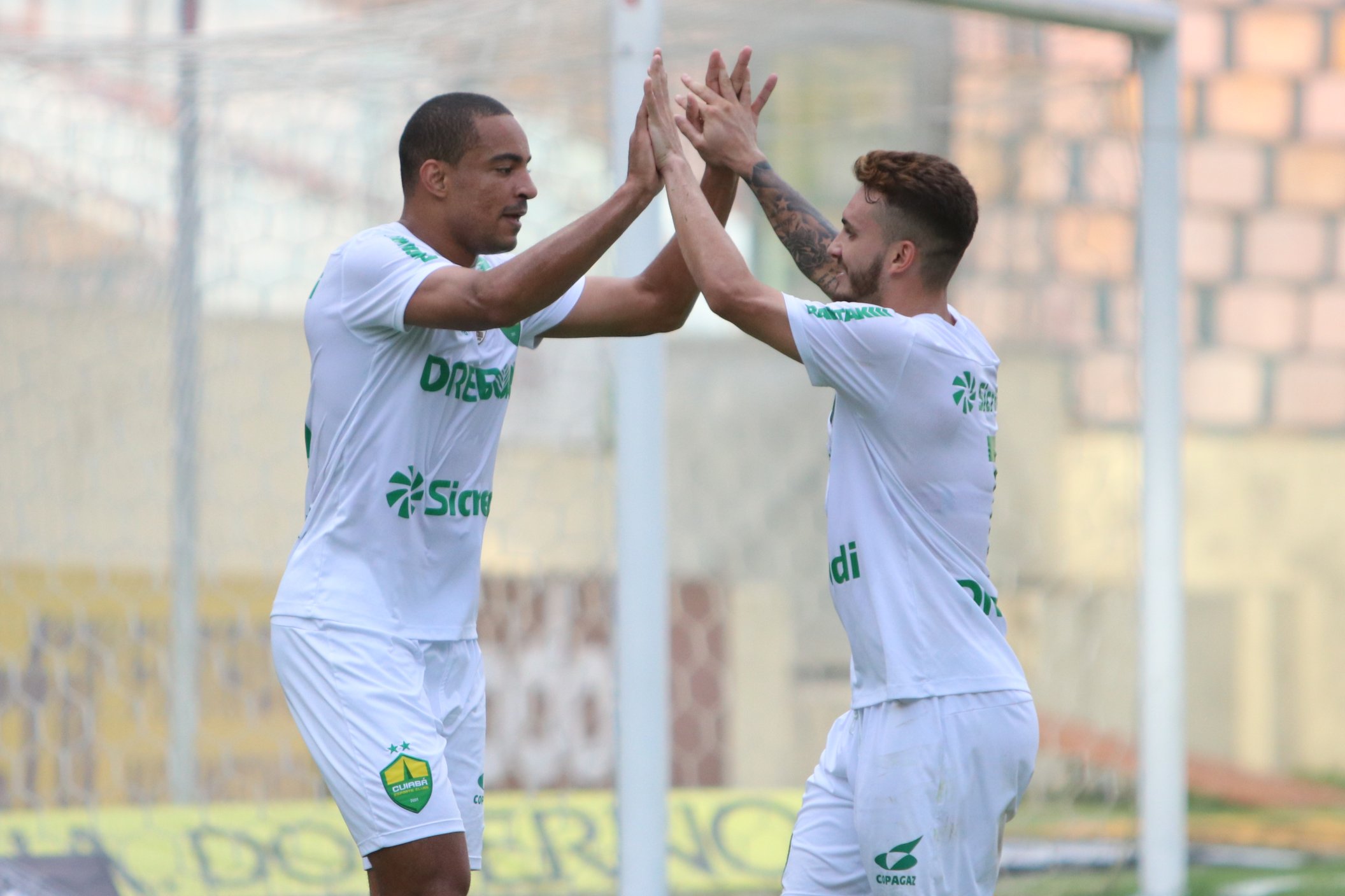 O sonho segue vivo! Cuiabá bate Oeste em Barueri e volta ao G4