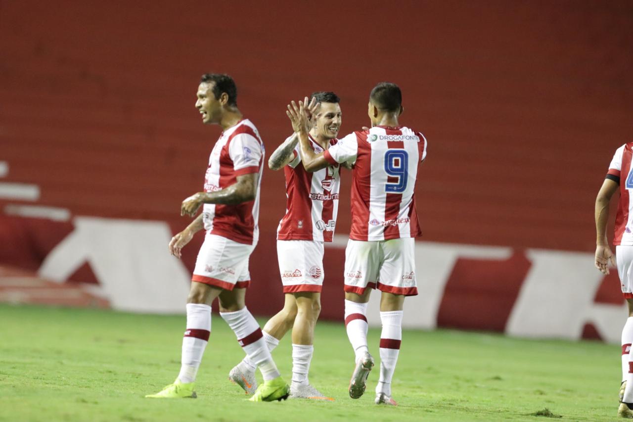 Náutico faz a lição de casa e ganha do Brasil de Pelotas