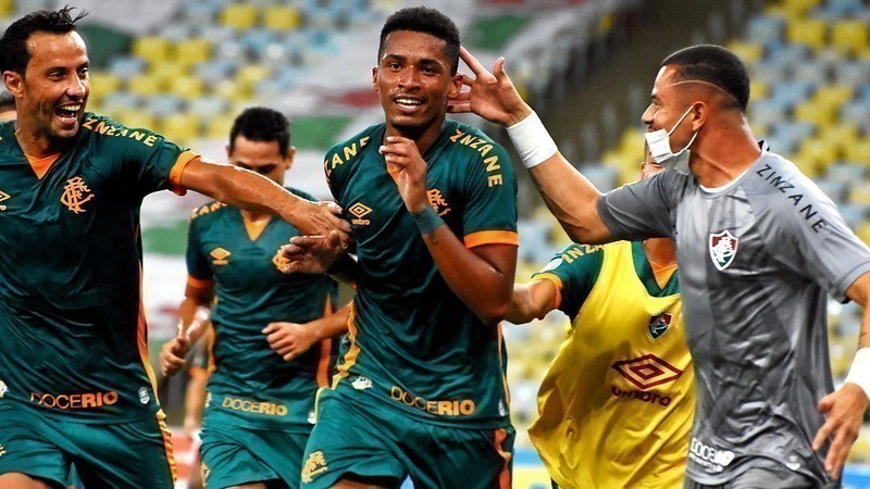 Fluminense vence o Athletico-PR de virada e dorme no G4 do Brasileir&atilde;o