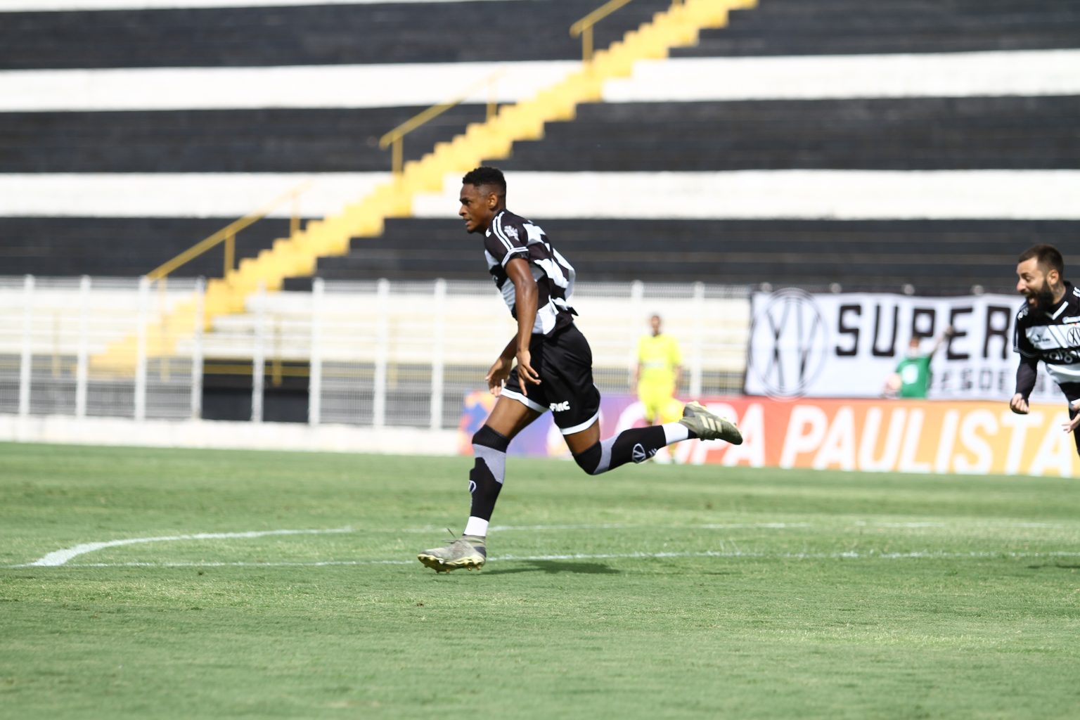 Jaj&aacute; marca duas vezes, XV vence o Atibaia e avan&ccedil;a &agrave;s quartas da Copa Paulista