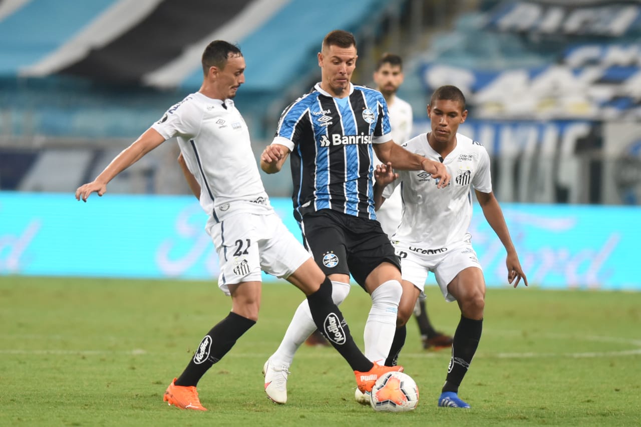 Santos e Gr&ecirc;mio empatam pelas quartas da Libertadores