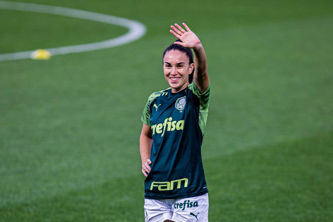 Jogadora do Palmeiras conta sobre sua adaptação ao Brasil