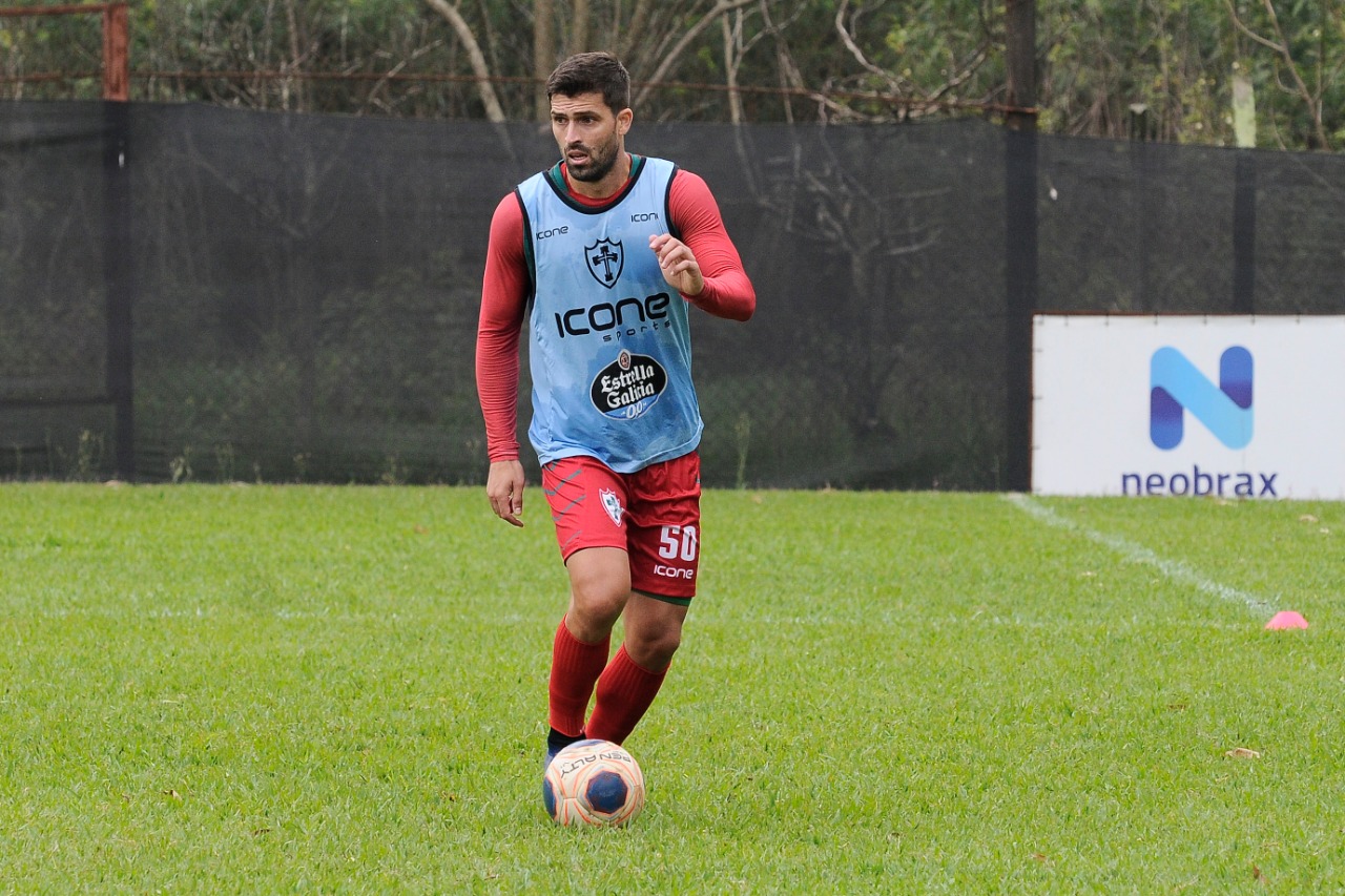 Diego Sacoman treinando com a Portuguesa. (Foto destaque: Reprodução/ Dorival Rosa - Portuguesa)