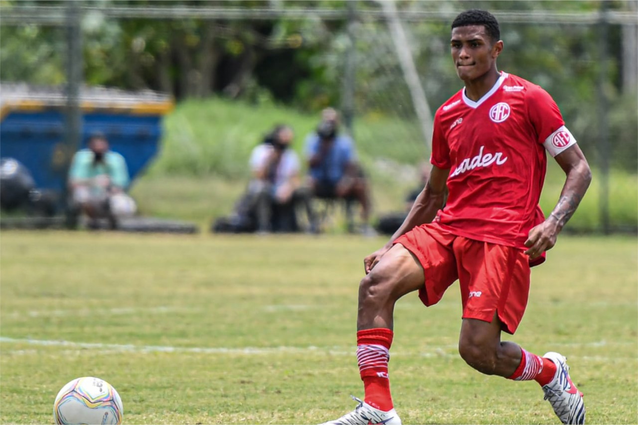 Gabriel Agú renova com o América-RJ por duas temporadas. (Foto destaque: Reprodução/Alexandre Neto)