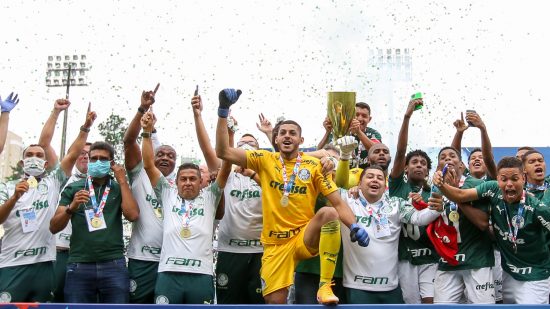 Palmeiras bate Corinthians nos p&ecirc;naltis e &eacute; tetracampe&atilde;o Paulista sub-20