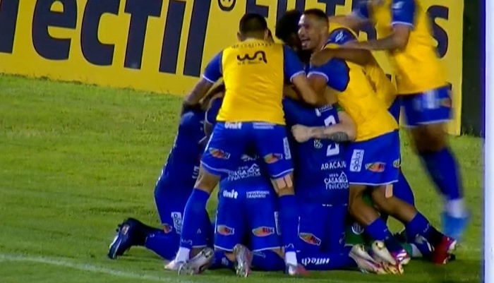 Confiança vence Náutico no Batistão pela Série B