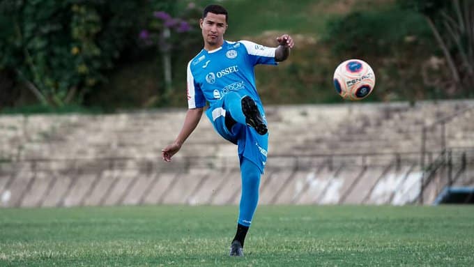 S&atilde;o Bento inova e treina com bola de rugby