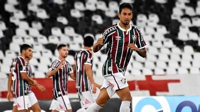 Fluminense vence o Sport e segue na briga pelo G4