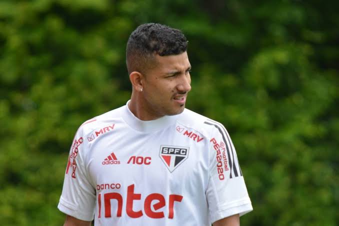 S&atilde;o Paulo n&atilde;o deve renovar com Joao Rojas, que pode se despedir em fevereiro