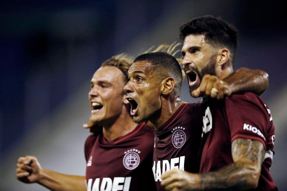 Lan&uacute;s derrota V&eacute;lez e d&aacute; passo importante para final da Copa Sul-Americana