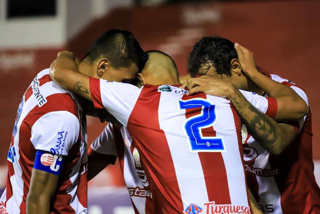 Náutico goleia Oeste e segue em busca da permanência na Série B