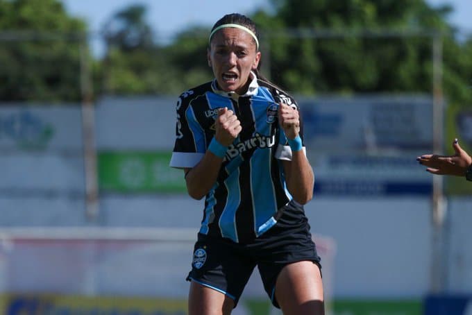 Pri Back garante mais um ano com a camisa gremista