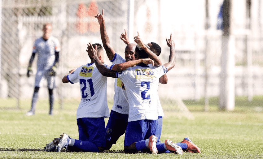 Sampaio Corr&ecirc;a vence e afunda Friburguense na lanterna