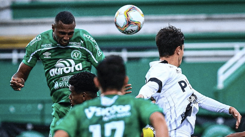 Ponte Preta é derrotada pela Chapecoense e vê acesso improvável