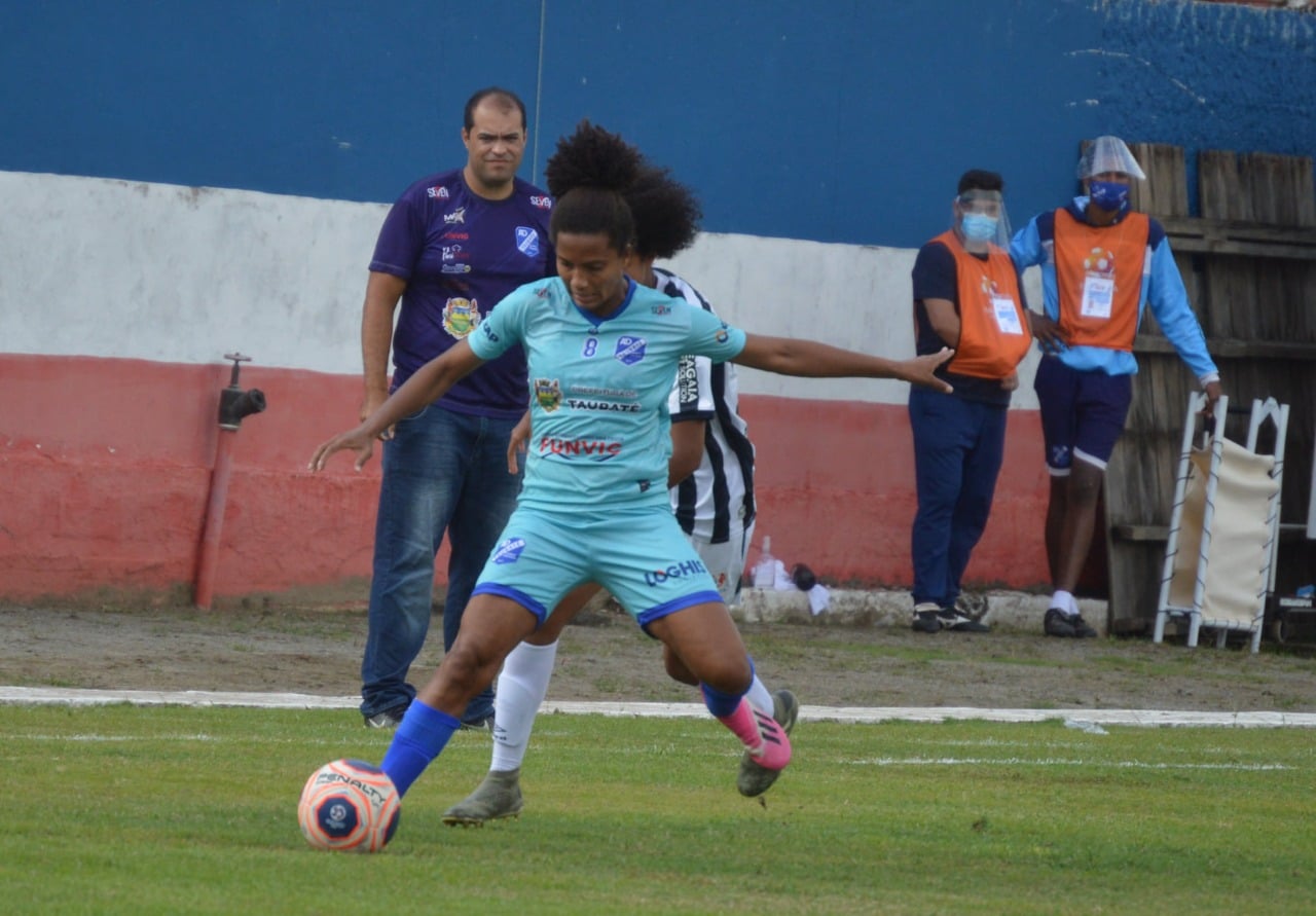 Cac&aacute; acerta perman&ecirc;ncia na AD Taubat&eacute;