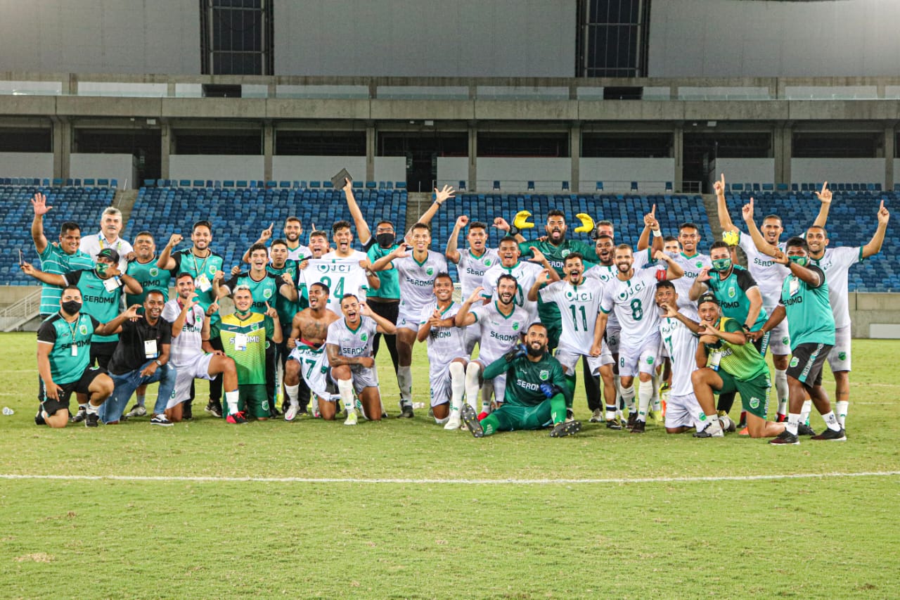 Leston Jr. celebra acesso do Floresta &agrave; S&eacute;rie C