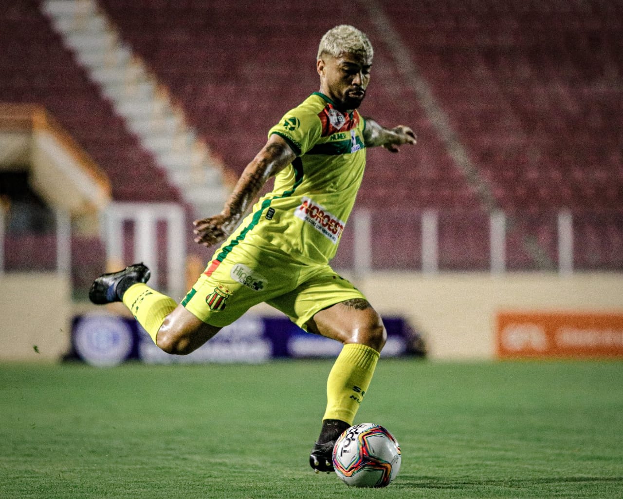 Sampaio Corrêa vence fora de casa e segue sonhando com o acesso