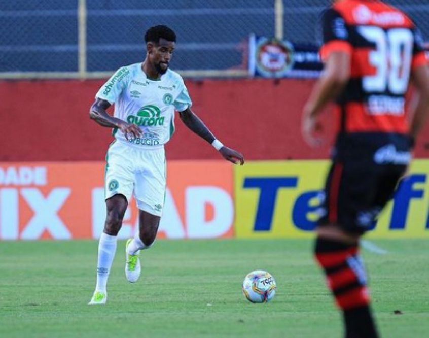 Com acesso garantido, Chapecoense visa o título da Série B do Brasileirão