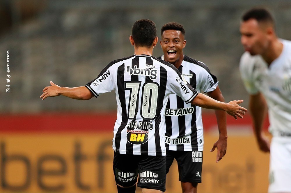 Savarino anota dois sobre o Santos e Atl&eacute;tico-MG sobe na tabela do Brasileir&atilde;o