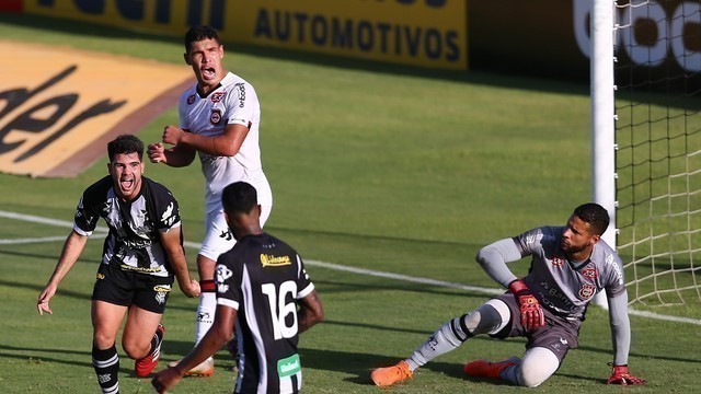 Figueirense resolve no primeiro tempo e goleia o Brasil de Pelotas