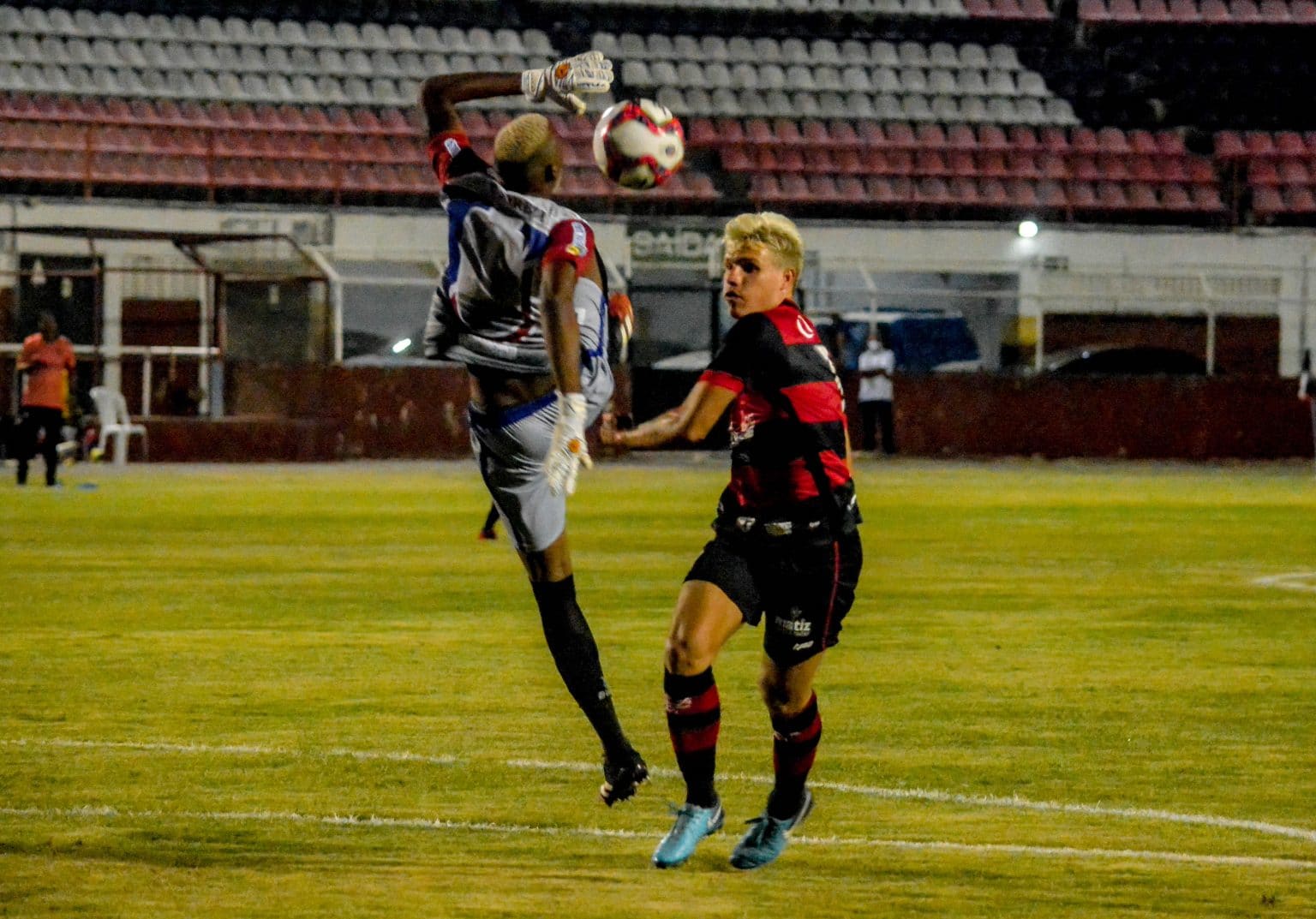 Vitória sofre empate amargo diante do Unirb