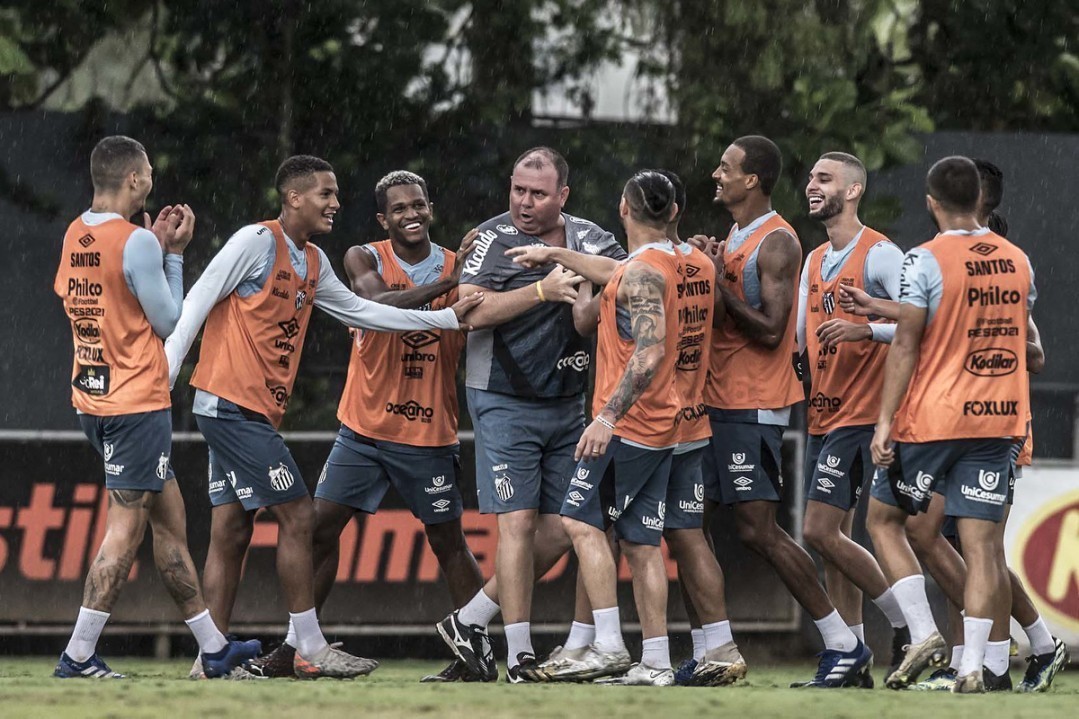 Marcelo Fernandes comanda Santos contra o Bahia