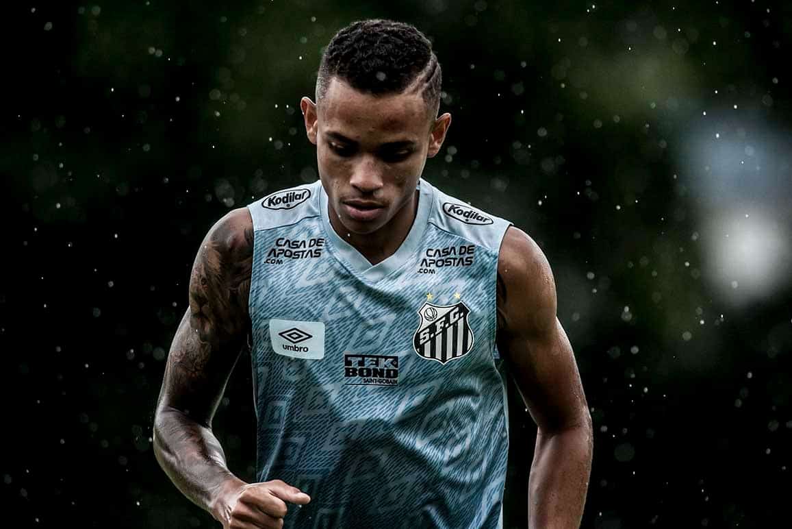 Santos: Holan quer pelo menos dois reforços, mas irá testar alguns nomes da base