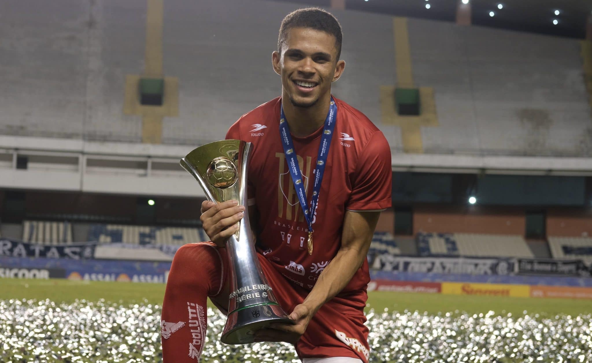 Na lista dos melhores da S&eacute;rie C, volante do Vila Nova est&aacute; na mira do Santos