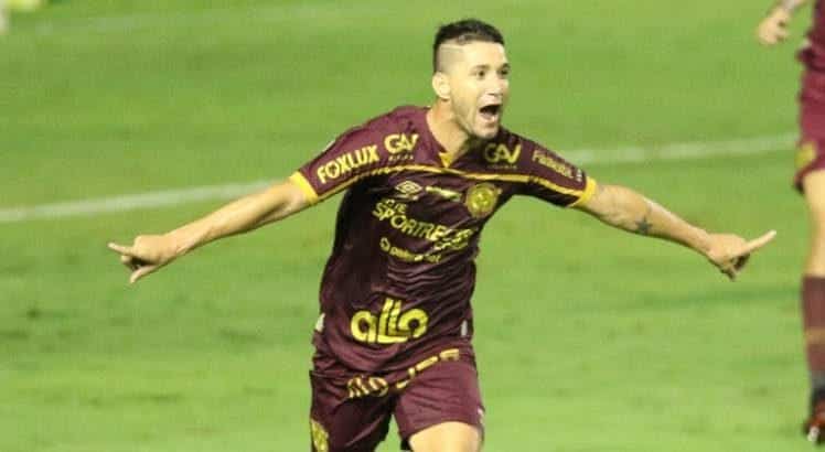 Vai seguir nevando na Ilha! Sport acerta renovação com meia Thiago Neves