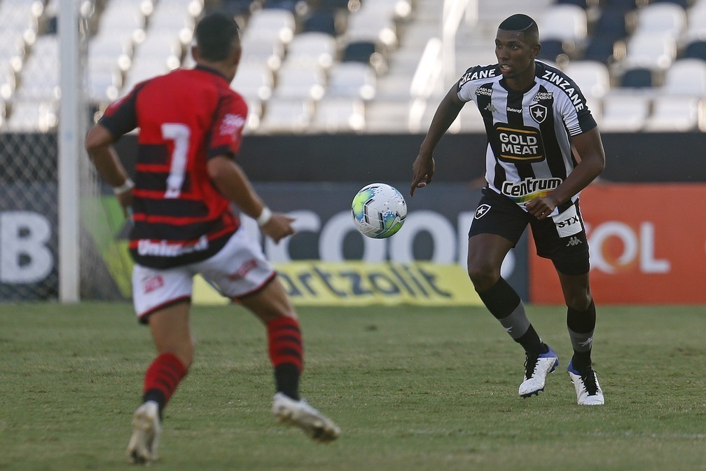 São Paulo demonstra interesse em Kanu, do Botafogo
