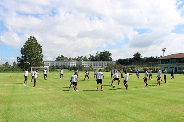 Ponte Preta busca no mercado volante e atacante
