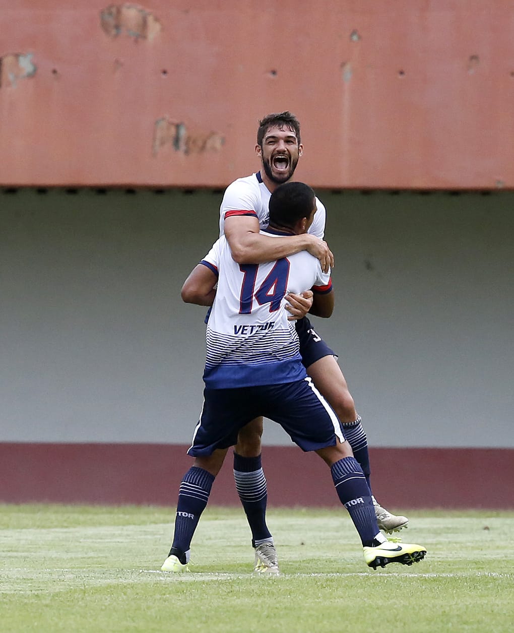América e Friburguense ficam no empate em jogo de oito gols