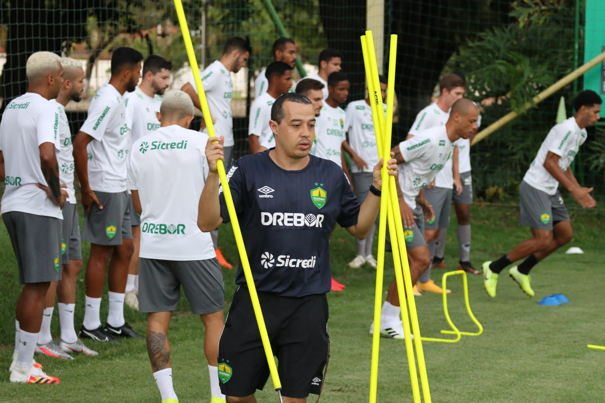 Cuiabá sobe cinco atletas da base para a Copa Verde