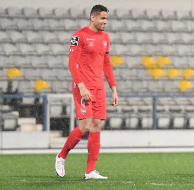 Diogo Silva, goleiro do CRB, se recupera de falha e ajuda equipe