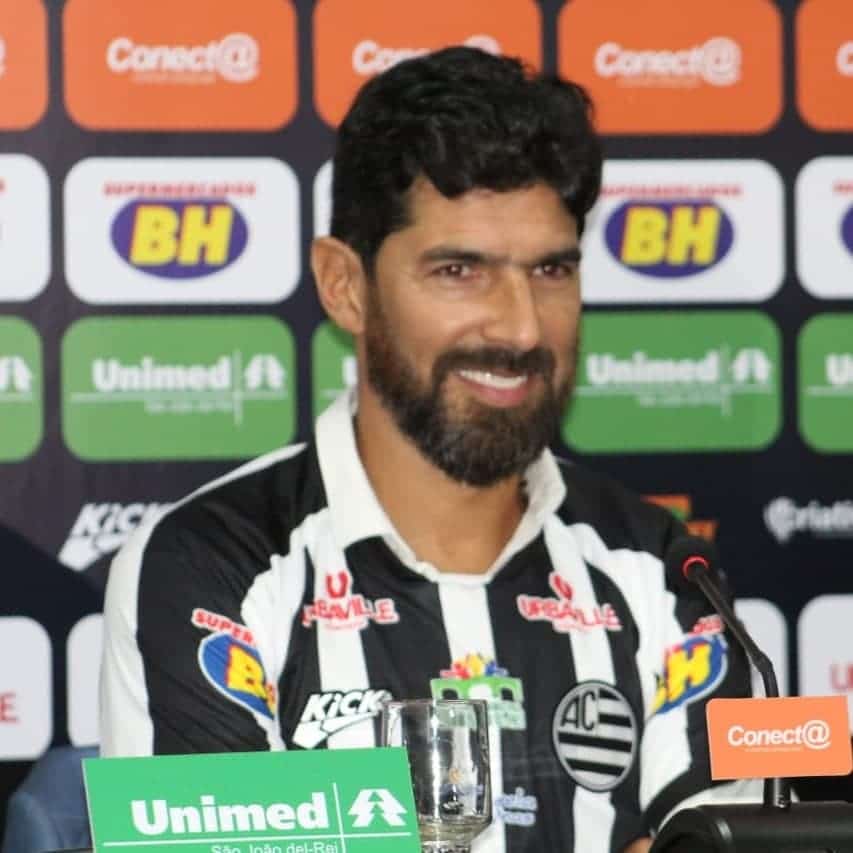 Loco Abreu chega ao Athletic Club para defender o 30&ordm; clube na carreira