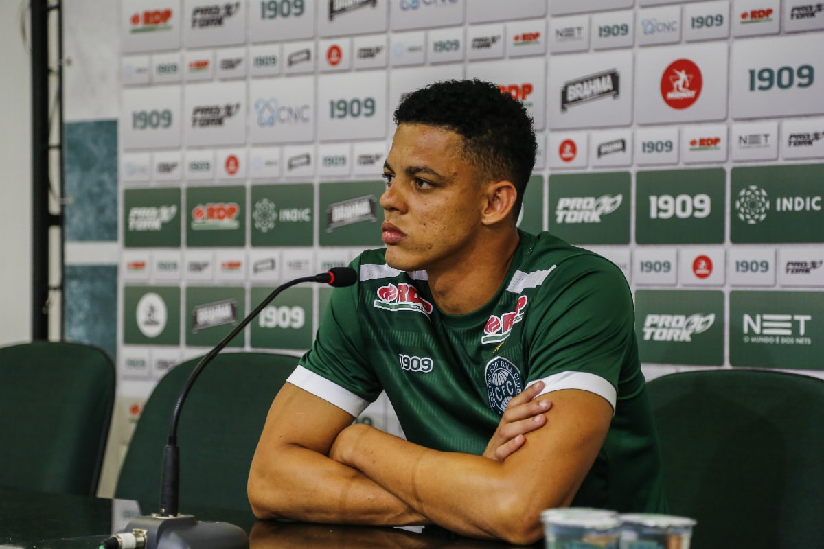 Walisson Maia e Arthur Rezende são anunciados pelo Vila Nova