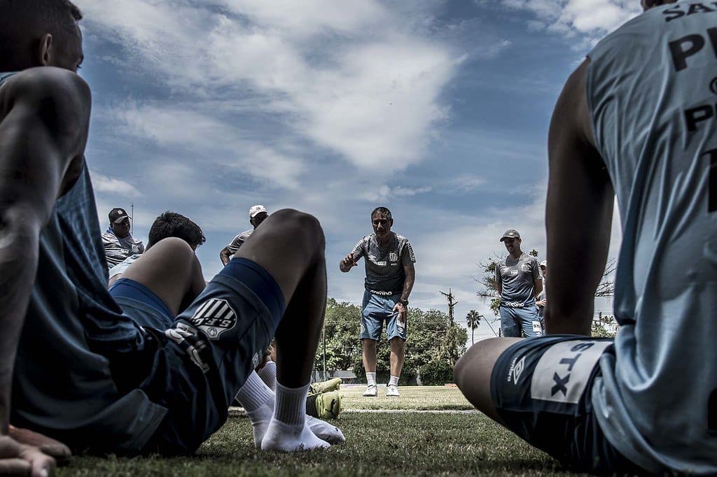 Santos realiza &uacute;ltimo treino no CT Rei Pel&eacute; antes de ir para Resort
