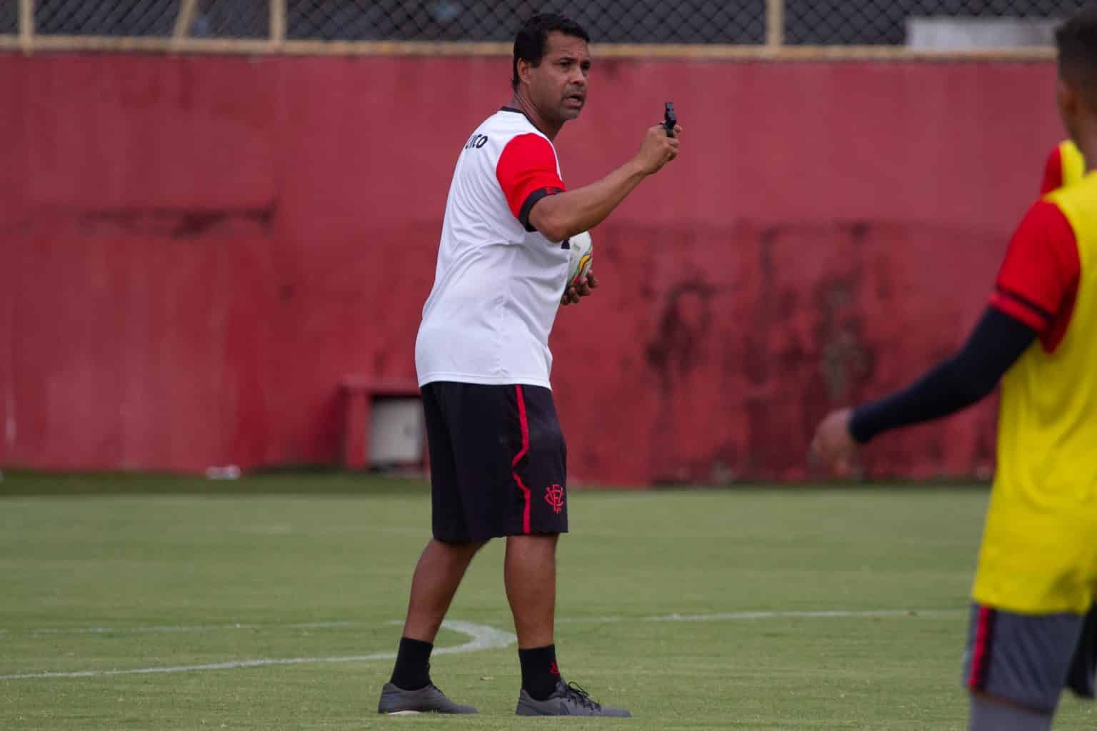 Rodrigo Chagas indica utiliza&ccedil;&atilde;o de novos contratados no Ba-Vi