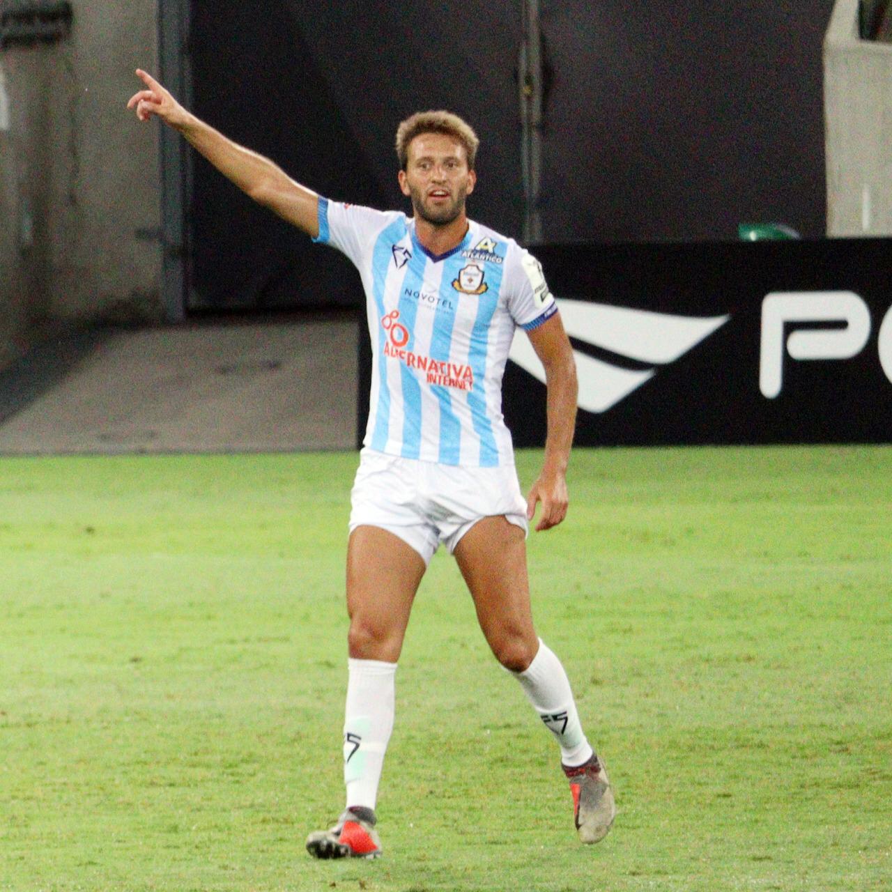 Álvaro Acevedo fala sobre sua estreia pelo Macaé contra o Flamengo