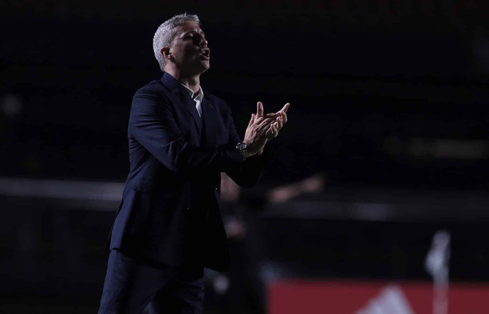 Crespo fala em S&atilde;o Paulo protagonista e varia&ccedil;&atilde;o de esquema: &ldquo;Vamos tentar nos adaptar &agrave;s necessidades da partida&rdquo;