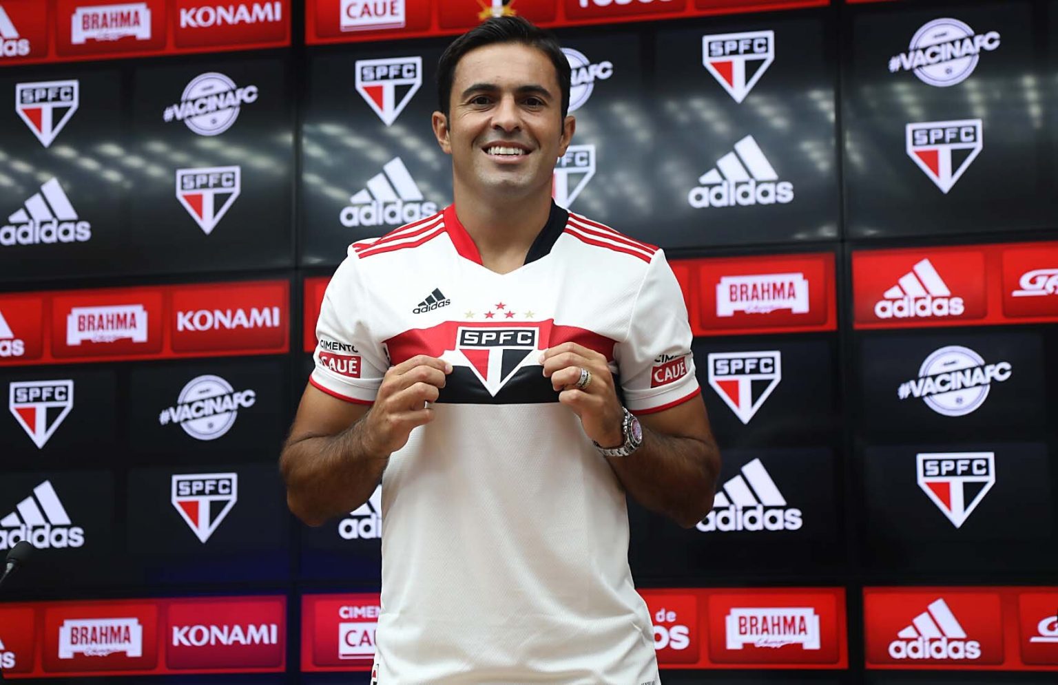 Eder é apresentado no São Paulo