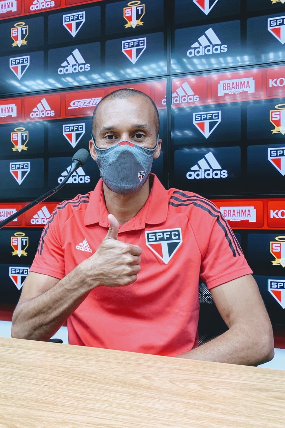 Miranda &eacute; apresentado no S&atilde;o Paulo