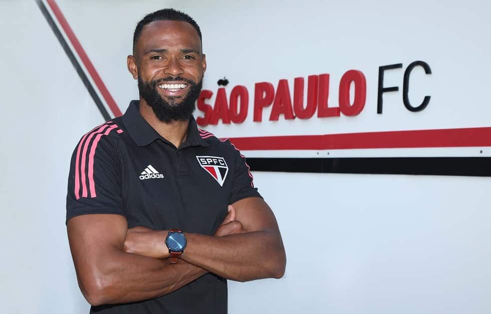 S&atilde;o Paulo anuncia contrata&ccedil;&atilde;o de Willian