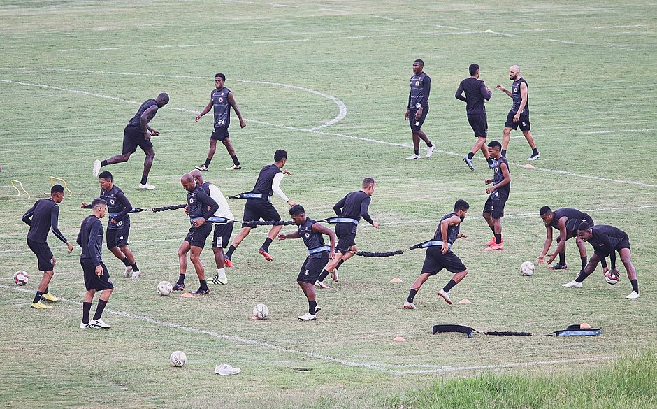 Surto de covid-19 no Jacuipense faz jogo contra Vit&oacute;ria ser adiado