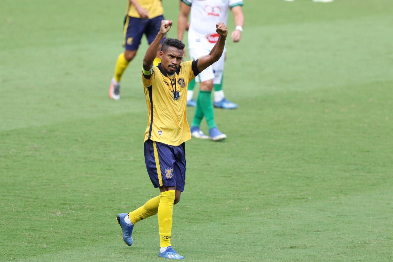 Neilson faz excelente estreia pelo seu novo clube. Foto destaque: Divulga&ccedil;&atilde;o/ Paulinho Gentil/Retr&ocirc; FC