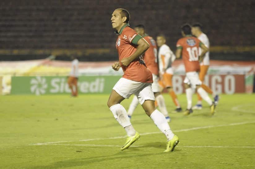 Anderson Lessa comemora primeiro gol com a camisa da Lusa e projeta duelo contra ex-clube