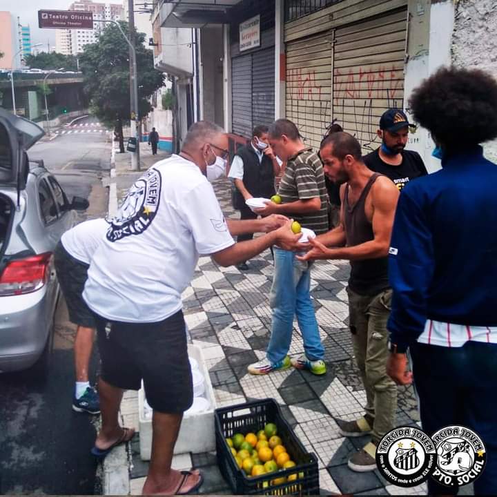 Torcida Jovem do Santos est&aacute; completando 1 ano da maior a&ccedil;&atilde;o social de sua hist&oacute;ria