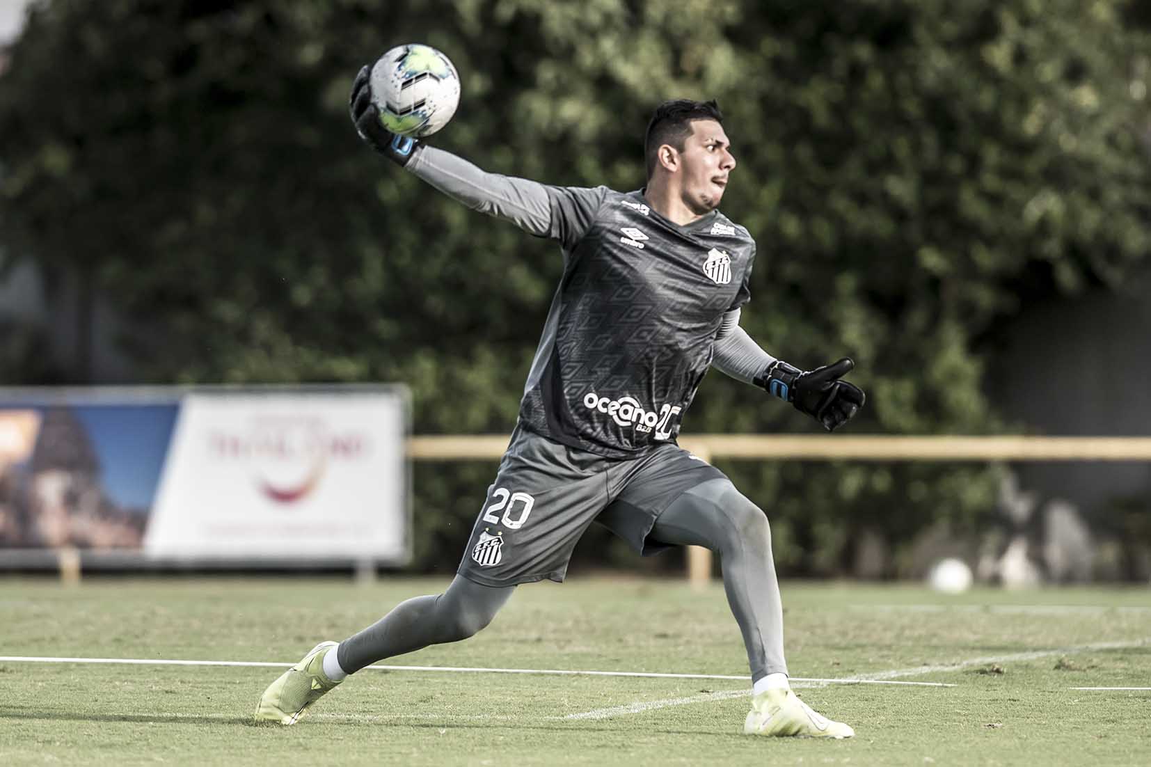 João Paulo admite dificuldade bola aérea e afirma: “A gente vem treinando bastante no dia a dia para estar sempre melhorando e evoluindo”